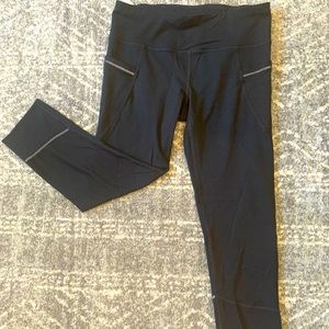 Athleta 7/8 black leggings